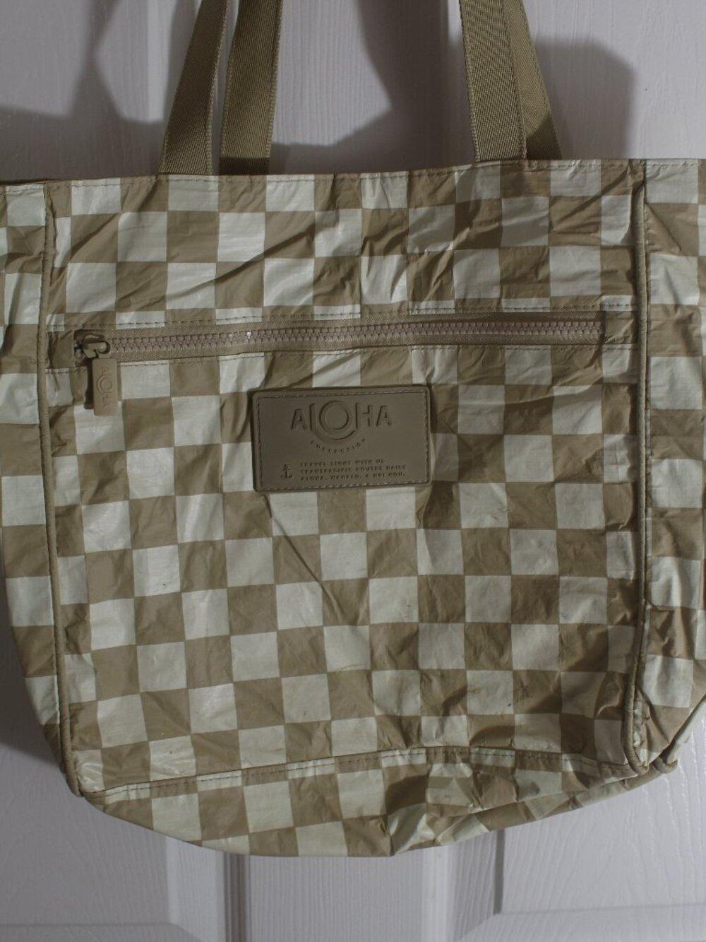 ALOHA Collection Checkered Tote Tan Cream Checkerboard Splash-Proof Beach Bag